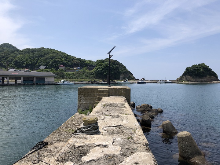 浅茂川漁港（京都・京丹後）の釣り場情報　河口沿い小波止